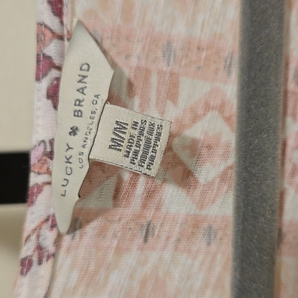 🎯Lucky Brand Split Neck Top - Picture 3 of 5